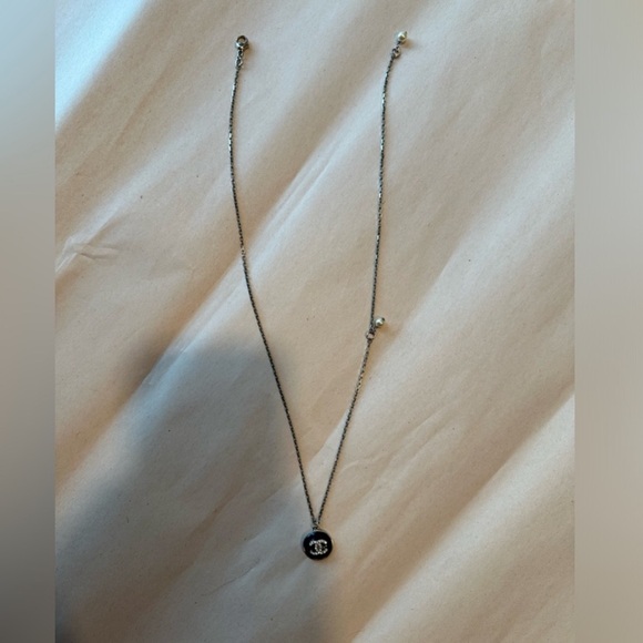 Chanel Necklacece Limited piece pre fall 2018. Christmas sale - Picture 5 of 15